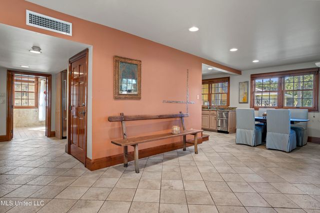 923 E Scenic Drive, Pass Christian, MS 39571