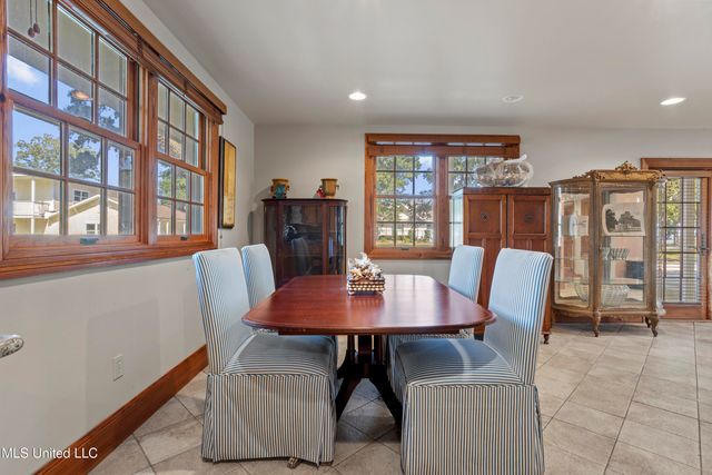 923 E Scenic Drive, Pass Christian, MS 39571