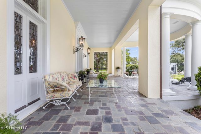 923 E Scenic Drive, Pass Christian, MS 39571