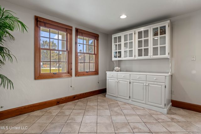 923 E Scenic Drive, Pass Christian, MS 39571