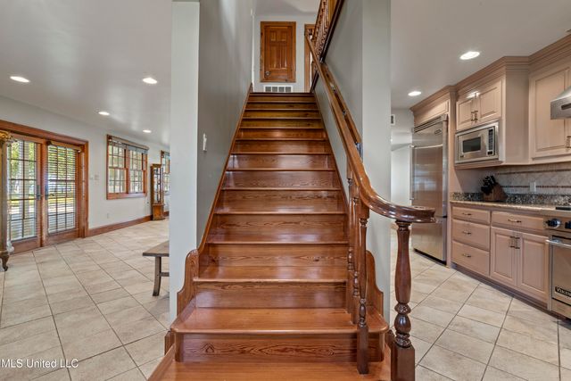 923 E Scenic Drive, Pass Christian, MS 39571