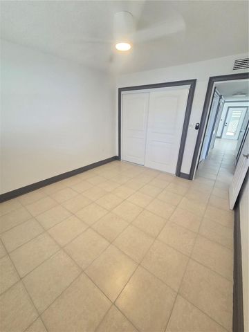 10215 MANATEE AVENUE W 1, Bradenton, FL 34209