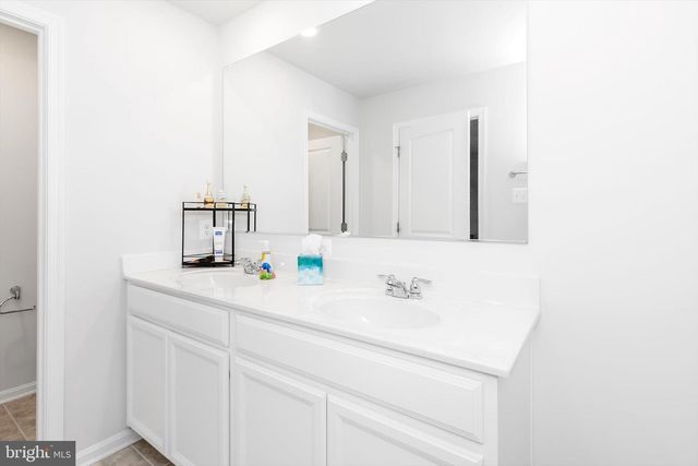 86 EXTROVERT DR, Charles Town, WV 25414