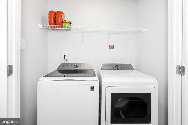 86 EXTROVERT DR, Charles Town, WV 25414