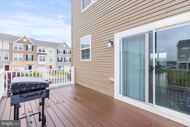 86 EXTROVERT DR, Charles Town, WV 25414
