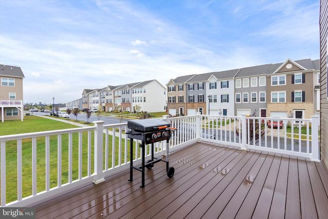 86 EXTROVERT DR, Charles Town, WV 25414