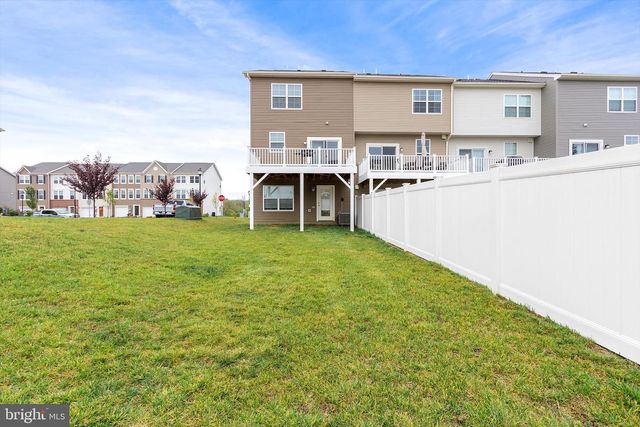 86 EXTROVERT DR, Charles Town, WV 25414