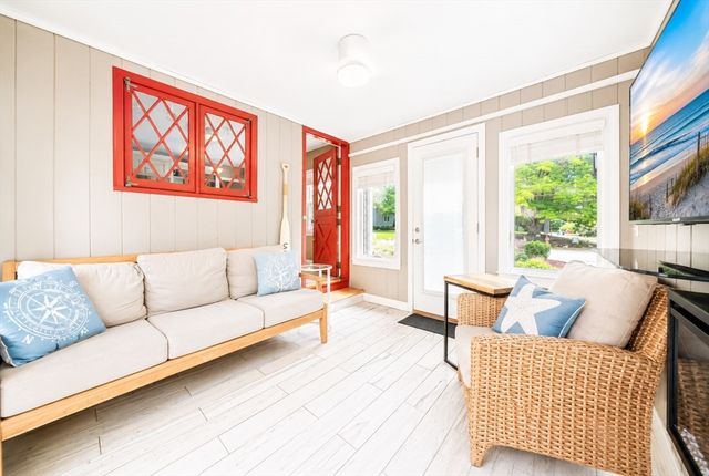 11 Autumn Lane, Attleboro, MA 02703