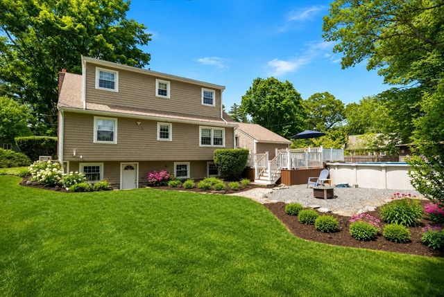 11 Autumn Lane, Attleboro, MA 02703