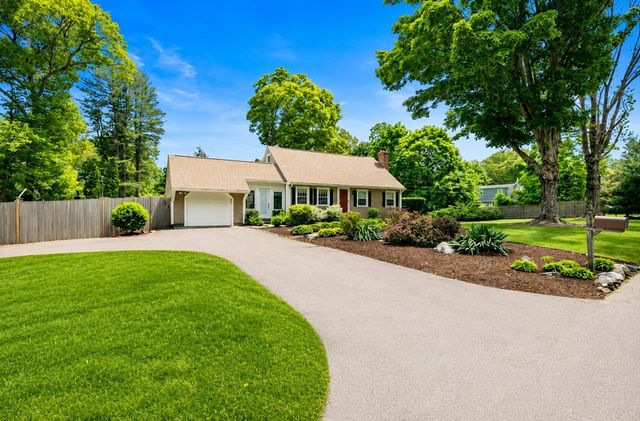 11 Autumn Lane, Attleboro, MA 02703