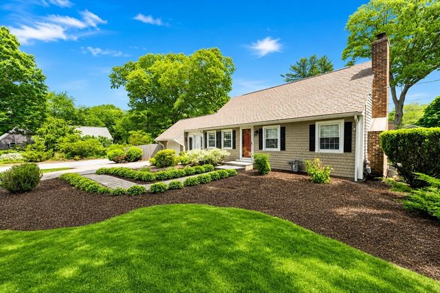 11 Autumn Lane, Attleboro, MA 02703
