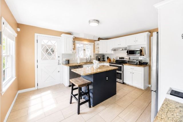11 Autumn Lane, Attleboro, MA 02703