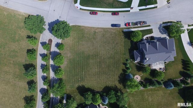 10330 N ATTINGHAM Park, Peoria, IL 61615