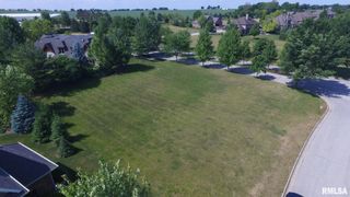 10330 N ATTINGHAM Park, Peoria, IL 61615