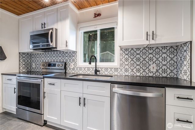 110 E Way to Tipperary Street, Shelton, WA 98584