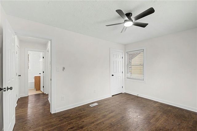 5312 W 58th Street, Roeland Park, KS 66205