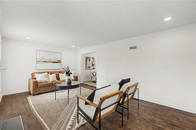 5312 W 58th Street, Roeland Park, KS 66205