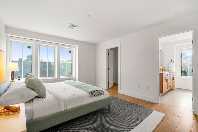 12 Elm Street 12, Newton, MA 02465