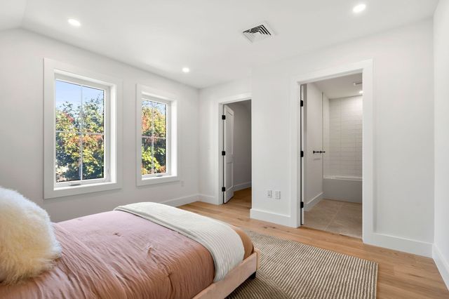 12 Elm Street 12, Newton, MA 02465