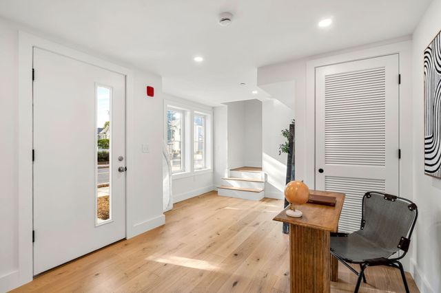 12 Elm Street 12, Newton, MA 02465
