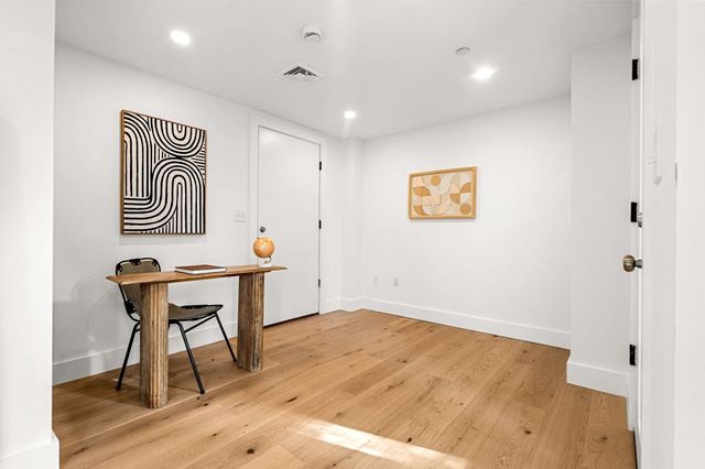 12 Elm Street 12, Newton, MA 02465
