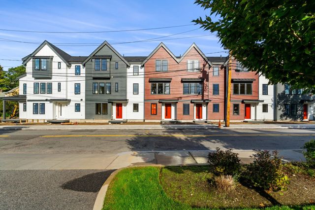 12 Elm Street 12, Newton, MA 02465