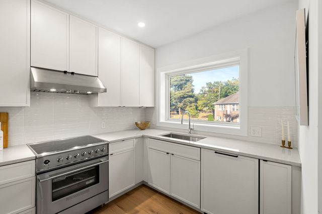 12 Elm Street 12, Newton, MA 02465