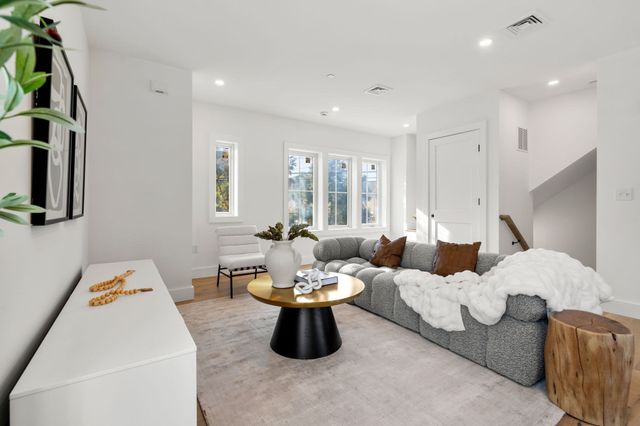 12 Elm Street 12, Newton, MA 02465