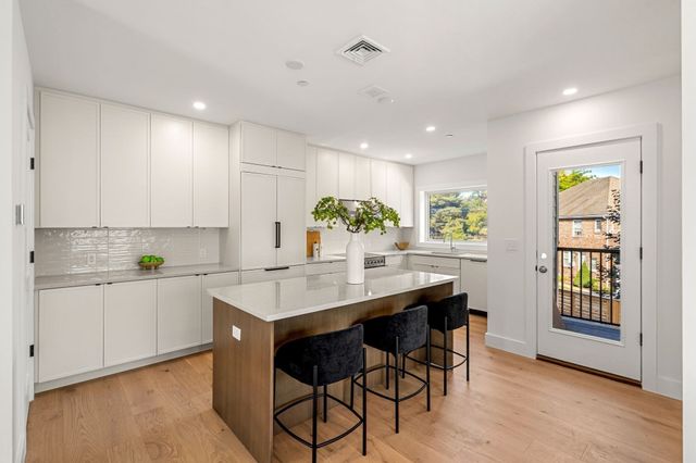 12 Elm Street 12, Newton, MA 02465