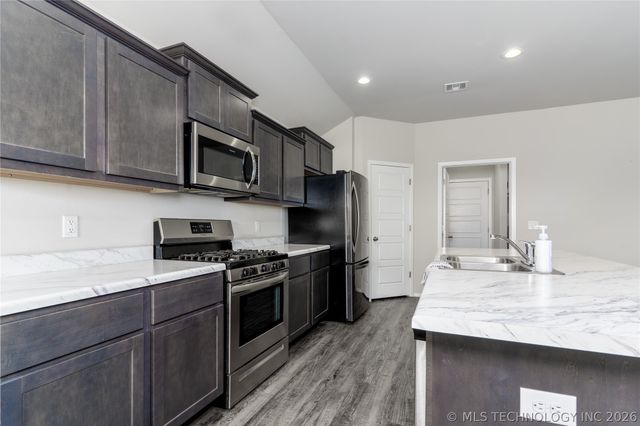 7312 E 141st Street North, Collinsville, OK 74021
