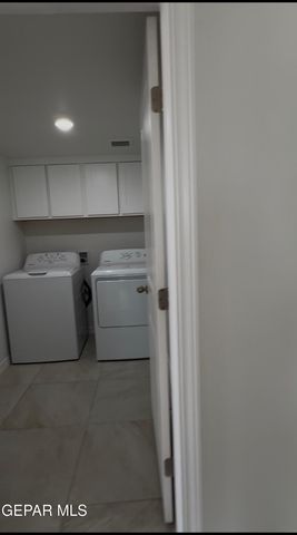 416 Josefa Cerezerez Street, Vinton, TX 79821