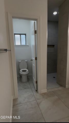 416 Josefa Cerezerez Street, Vinton, TX 79821