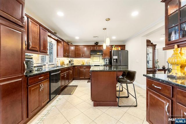 385A Roosevelt, Fairview, NJ 07022