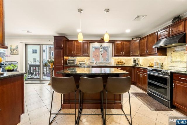 385A Roosevelt, Fairview, NJ 07022