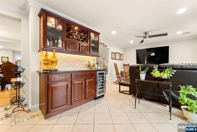 385A Roosevelt, Fairview, NJ 07022