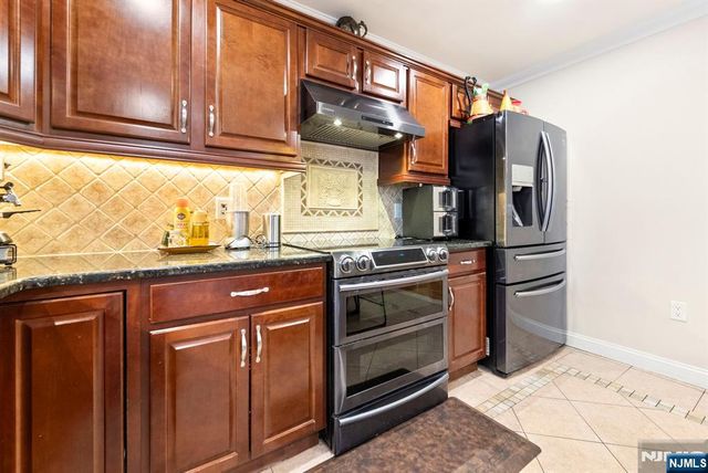 385A Roosevelt, Fairview, NJ 07022