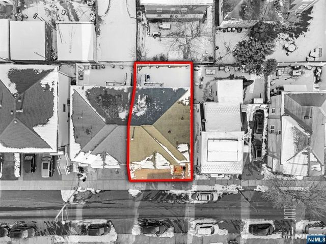 385A Roosevelt, Fairview, NJ 07022