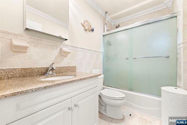 385A Roosevelt, Fairview, NJ 07022