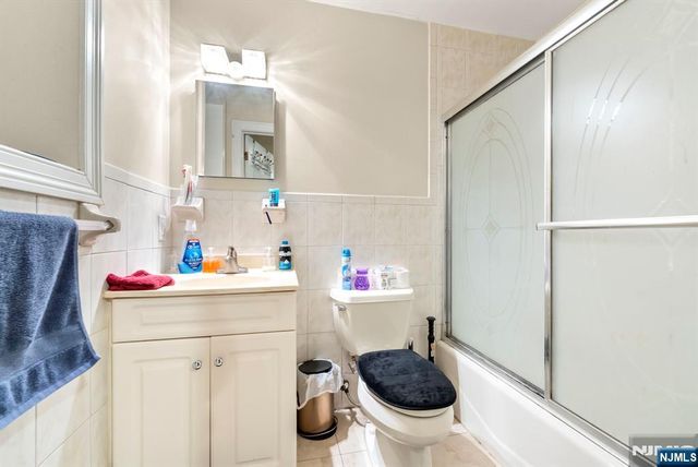 385A Roosevelt, Fairview, NJ 07022