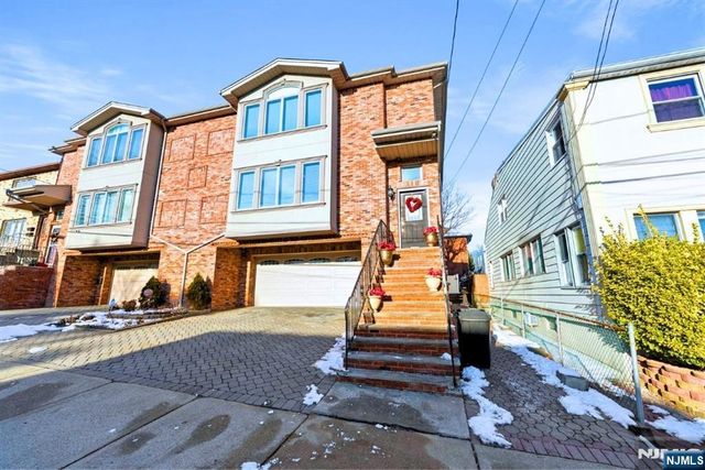 385A Roosevelt, Fairview, NJ 07022