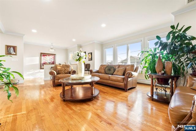 385A Roosevelt, Fairview, NJ 07022