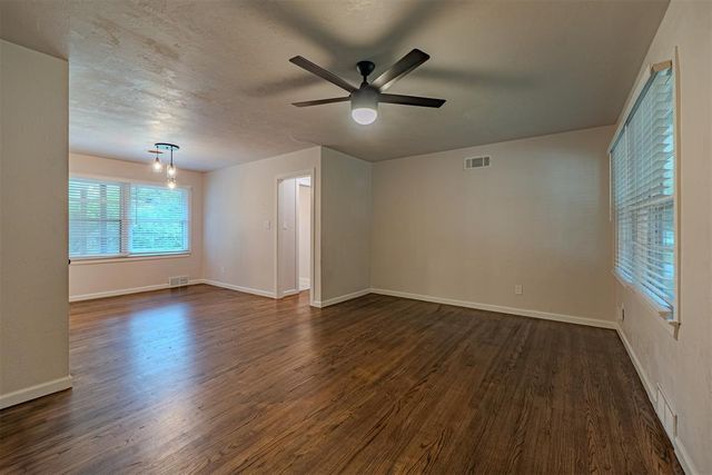 1215 Caddell Lane, Norman, OK 73069