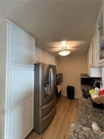 2521 W Sunflower Avenue H11, Santa Ana, CA 92704