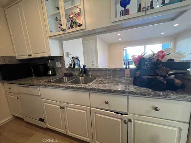 2521 W Sunflower Avenue H11, Santa Ana, CA 92704