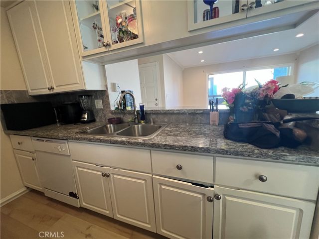 2521 W Sunflower Avenue H11, Santa Ana, CA 92704