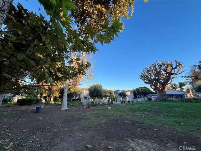 2521 W Sunflower Avenue H11, Santa Ana, CA 92704