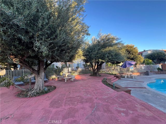 2521 W Sunflower Avenue H11, Santa Ana, CA 92704