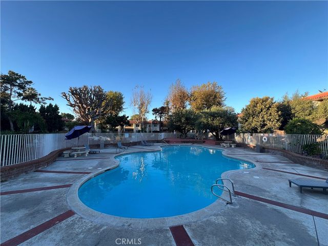 2521 W Sunflower Avenue H11, Santa Ana, CA 92704