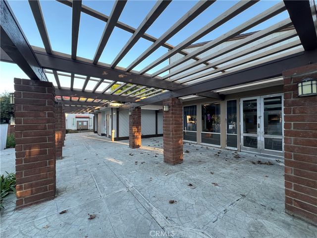 2521 W Sunflower Avenue H11, Santa Ana, CA 92704
