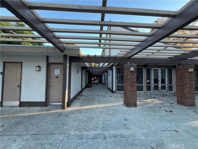 2521 W Sunflower Avenue H11, Santa Ana, CA 92704